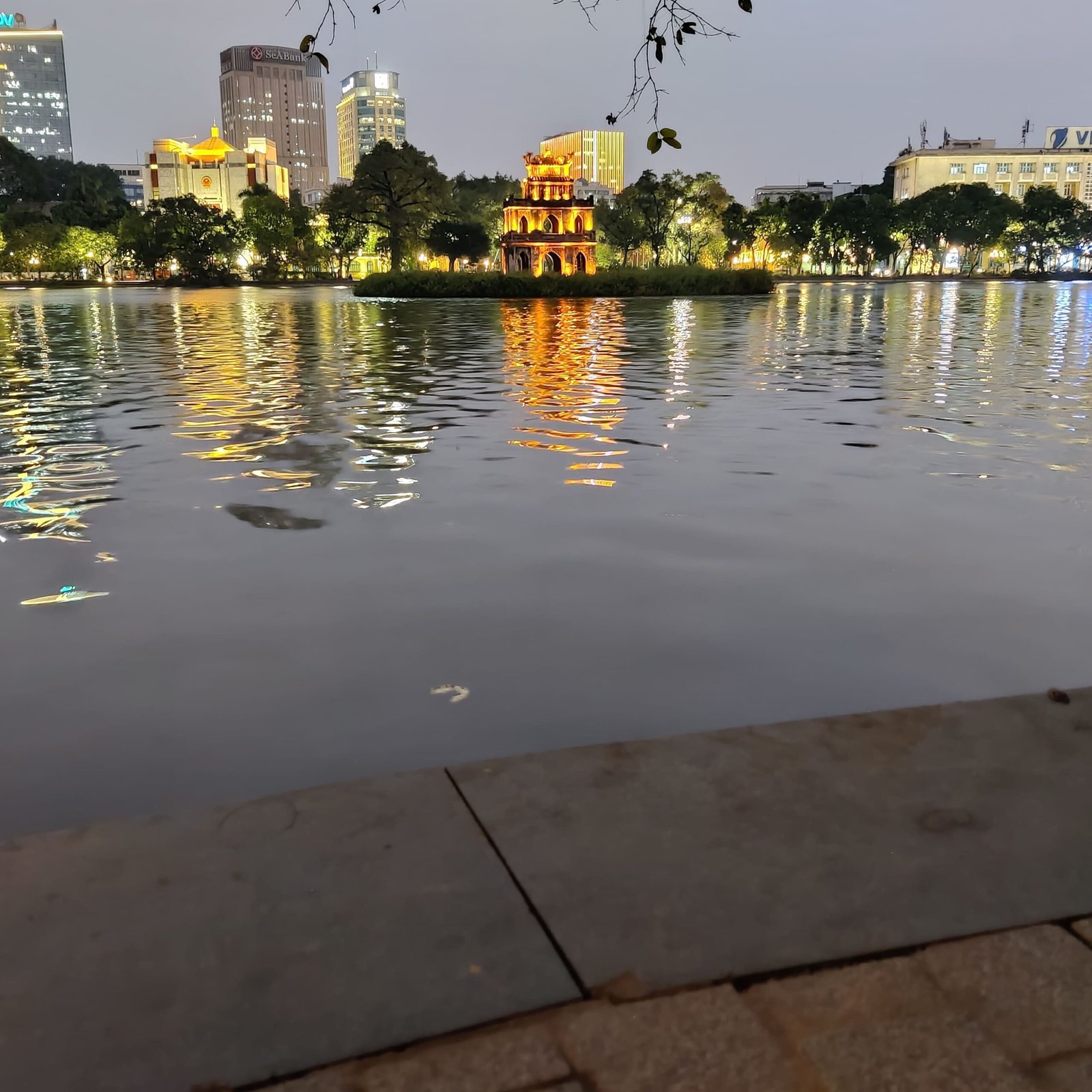 Le légendaire lac de l’épée restituée à Hanoi